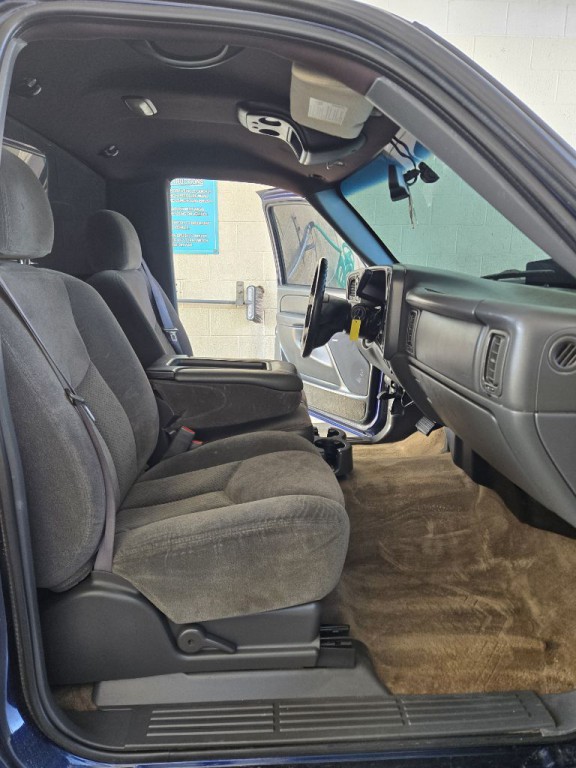 2005 Chevrolet Silverado 1500 Image 12
