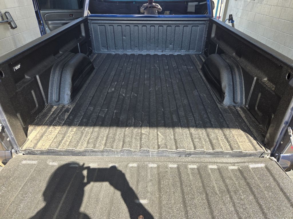 2005 Chevrolet Silverado 1500 Image 17