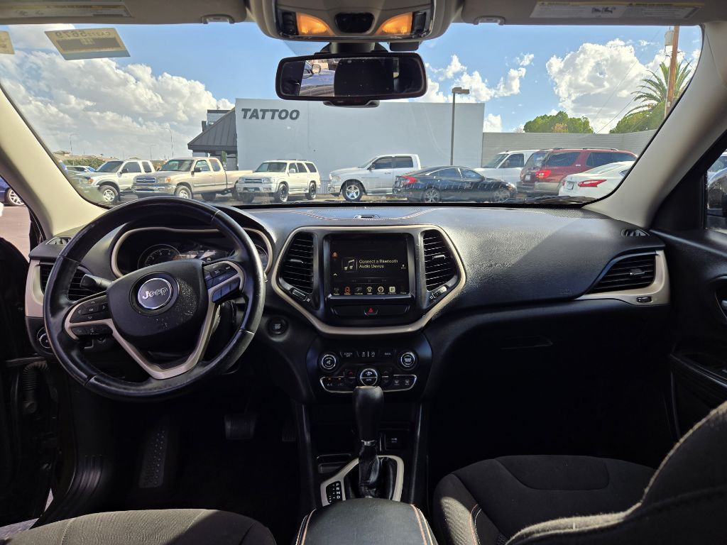 2017 Jeep Cherokee Image 19