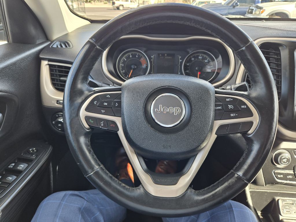 2017 Jeep Cherokee Image 22
