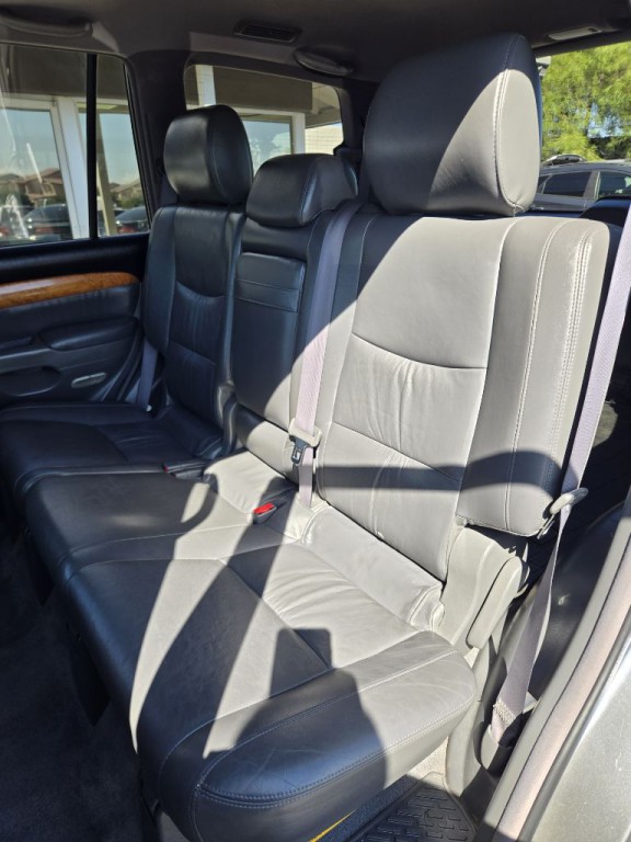 2005 Lexus GX Image 11