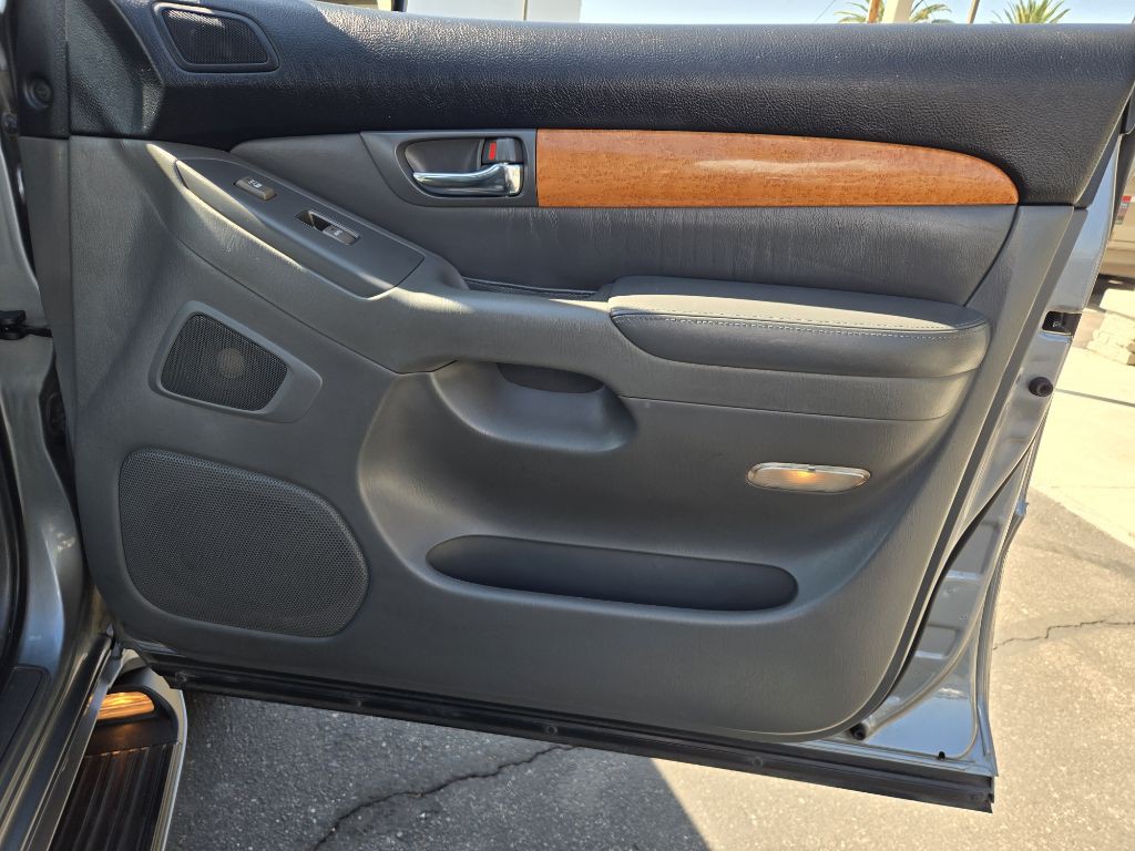 2005 Lexus GX Image 23