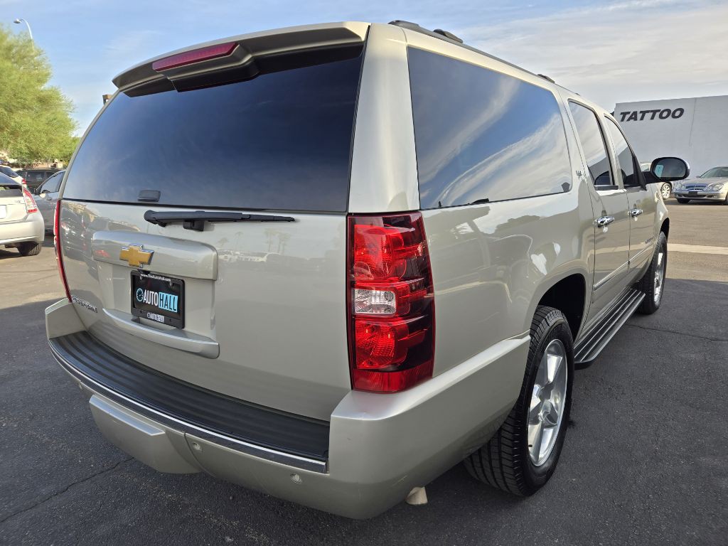 2014 Chevrolet Suburban Image 5