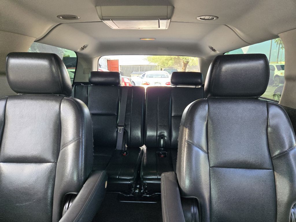 2014 Chevrolet Suburban Image 12