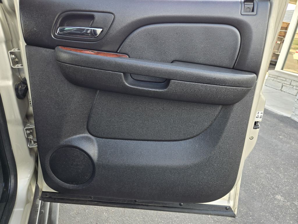 2014 Chevrolet Suburban Image 20