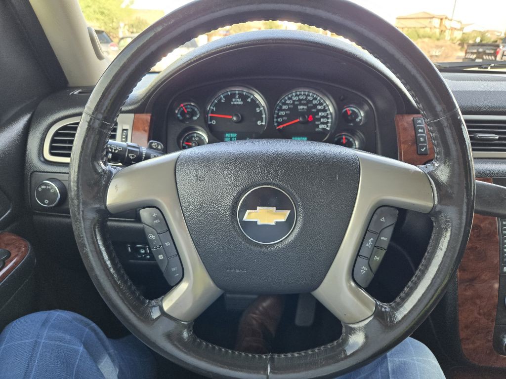 2014 Chevrolet Suburban Image 24