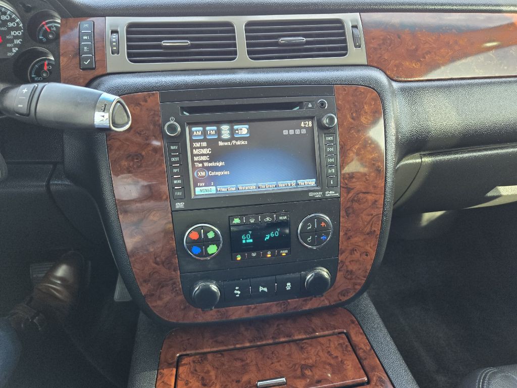 2014 Chevrolet Suburban Image 33