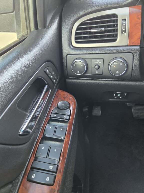 2014 Chevrolet Suburban Image 34