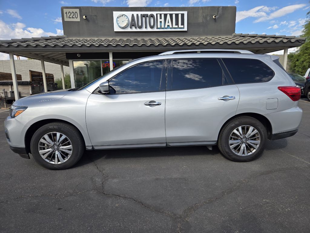2019 Nissan Pathfinder Image 2