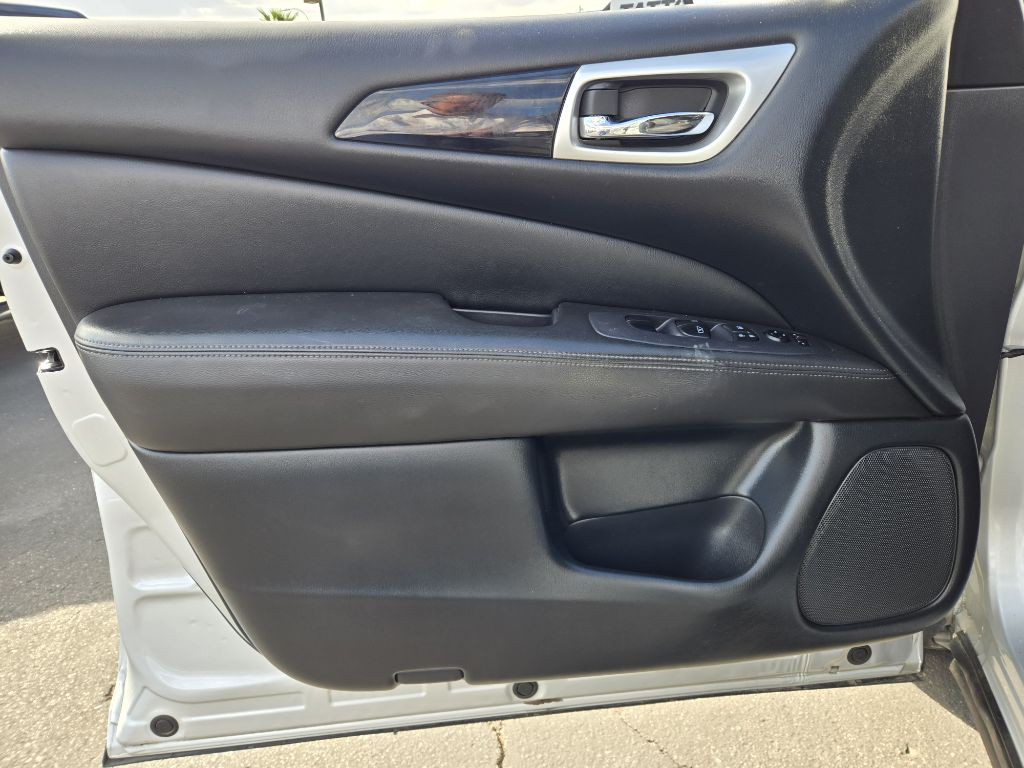 2019 Nissan Pathfinder Image 10