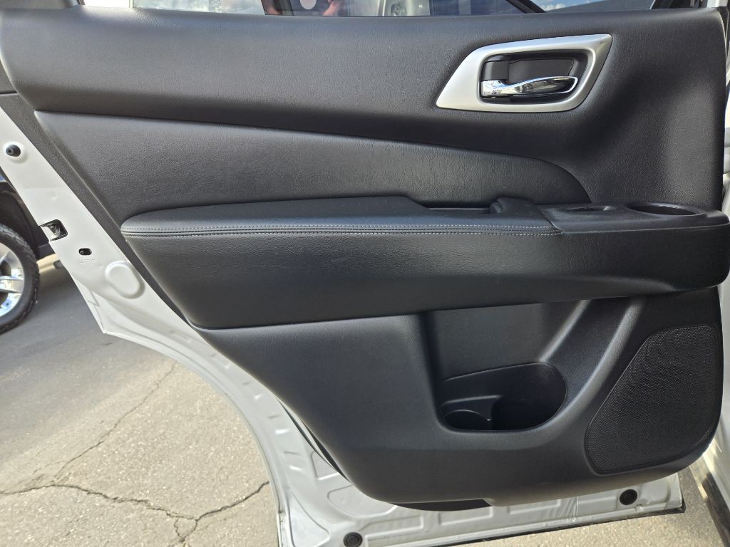 2019 Nissan Pathfinder Image 14