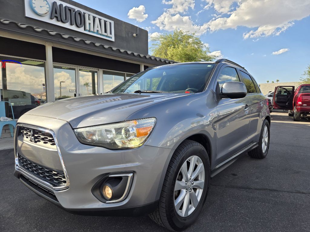 2014 Mitsubishi Outlander Image 1