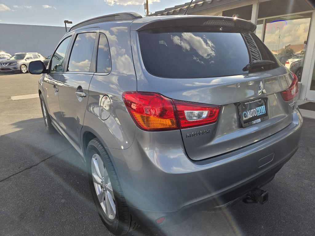 2014 Mitsubishi Outlander Image 3