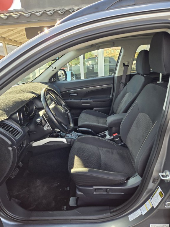 2014 Mitsubishi Outlander Image 10