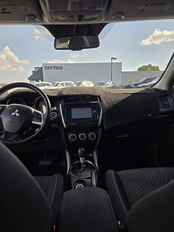 2014 Mitsubishi Outlander Image 16