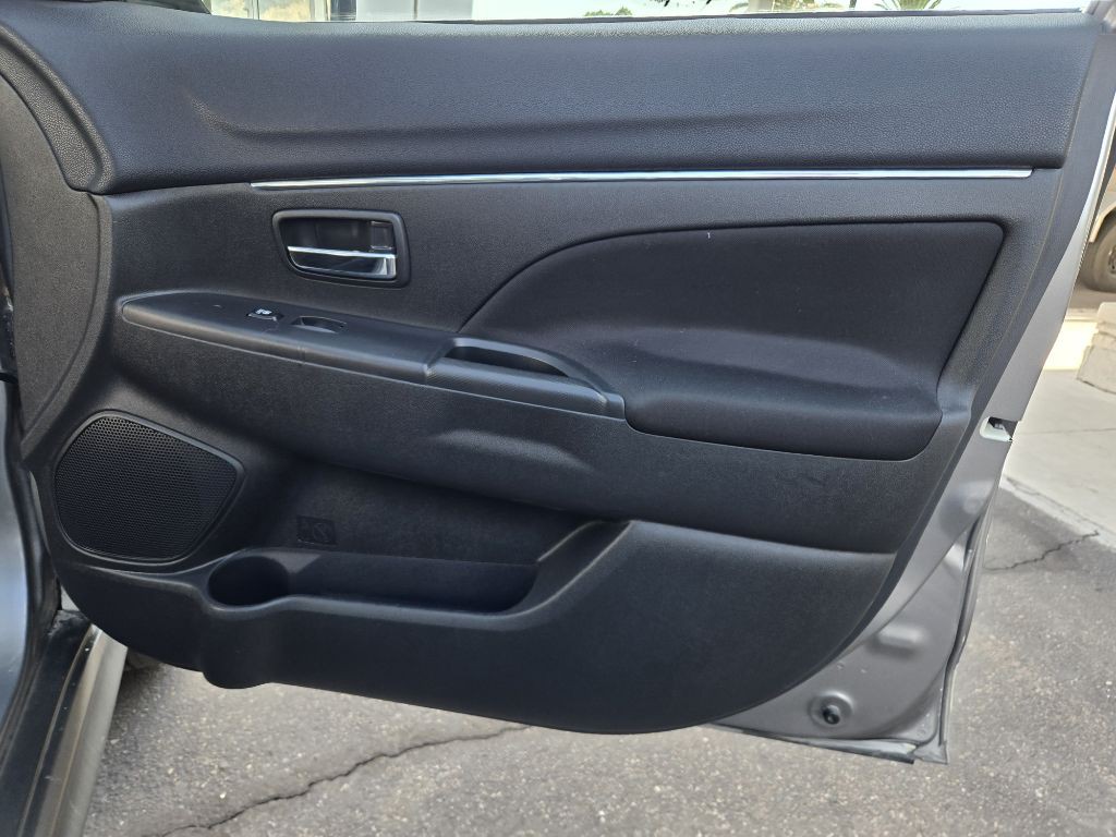2014 Mitsubishi Outlander Image 21