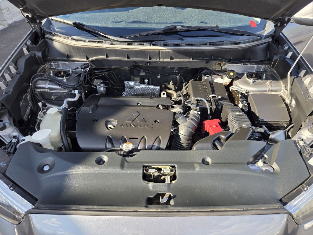 2014 Mitsubishi Outlander Image 22