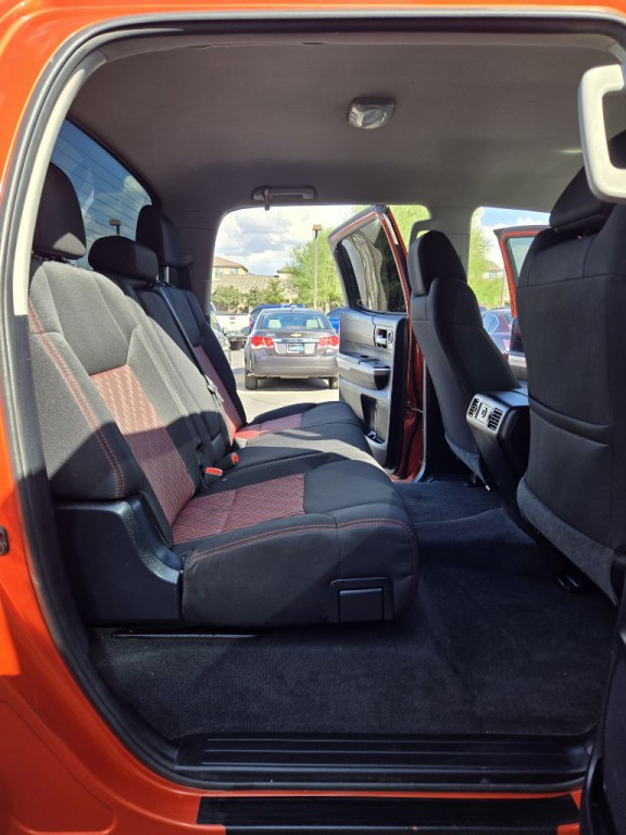 2015 Toyota Tundra Image 10
