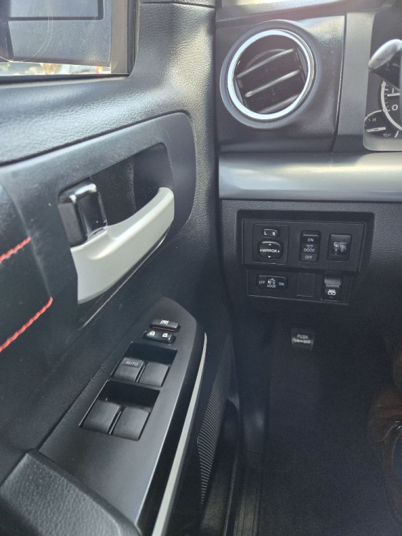 2015 Toyota Tundra Image 25