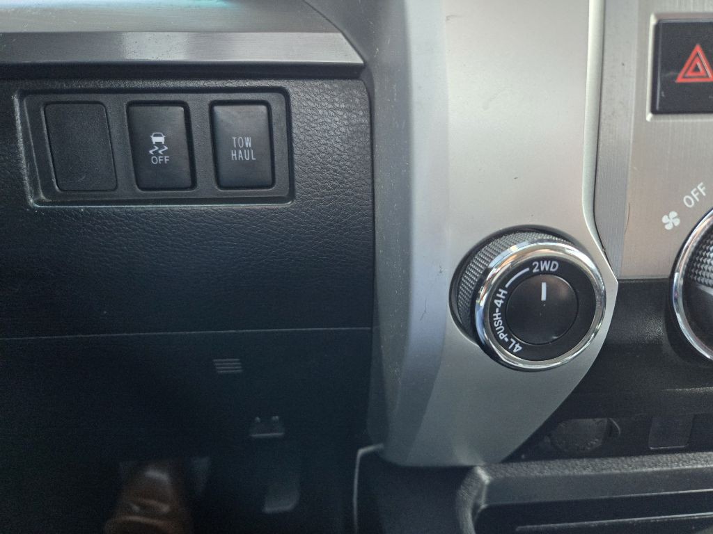 2015 Toyota Tundra Image 30