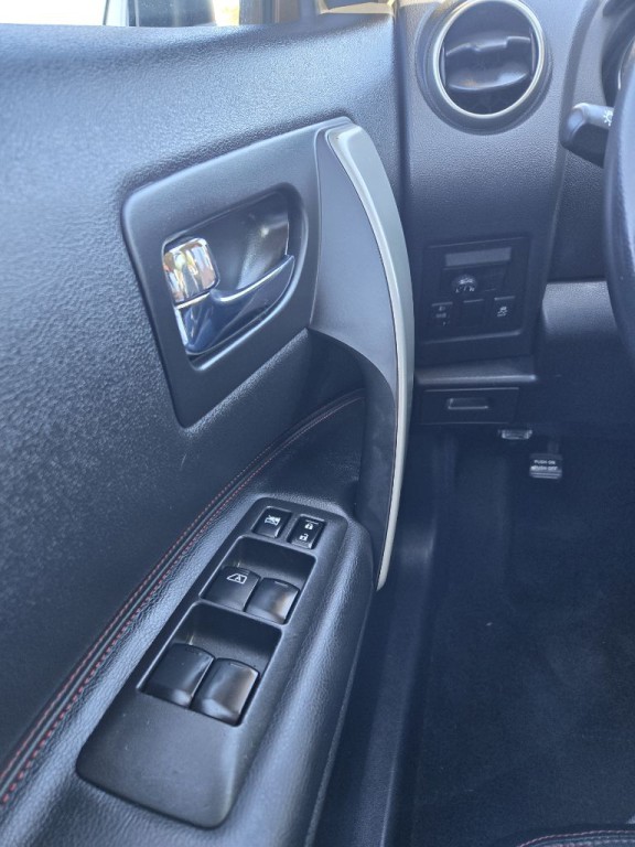 2012 Nissan Rogue Image 24