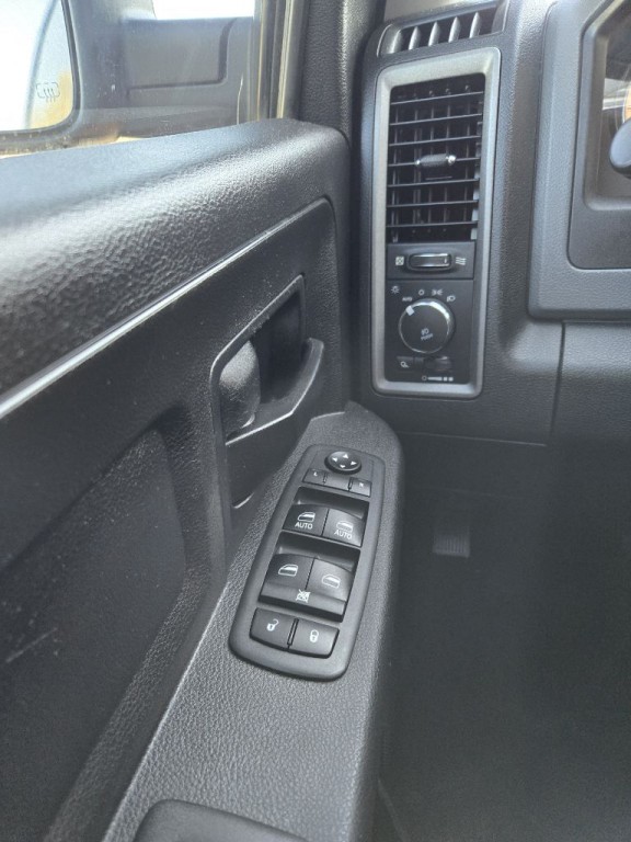 2018 RAM 1500 Image 28