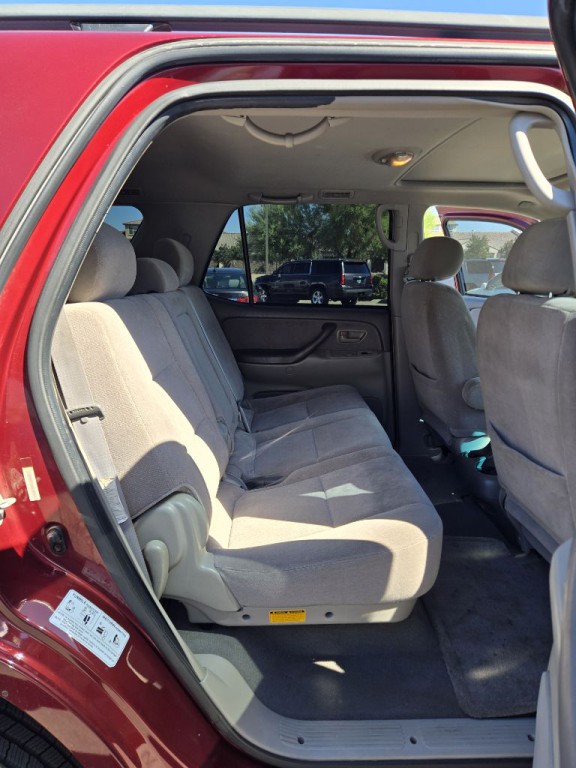 2003 Toyota Sequoia Image 16