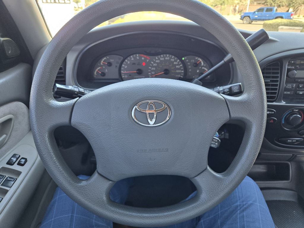 2003 Toyota Sequoia Image 21