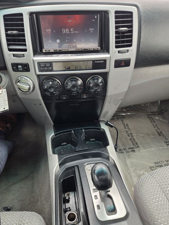 2004 Toyota 4Runner Image 27