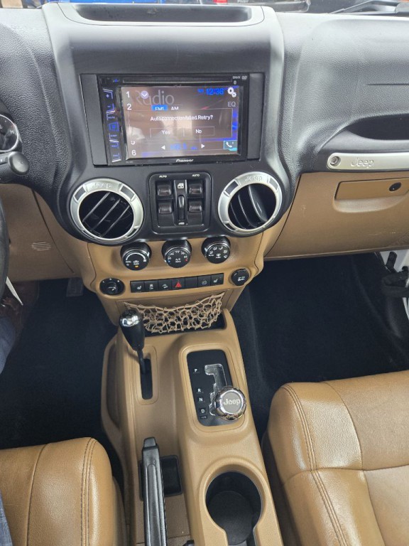 2012 Jeep Wrangler Unlimited Image 20