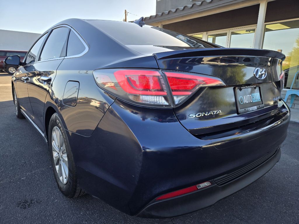2017 Hyundai Sonata Image 2