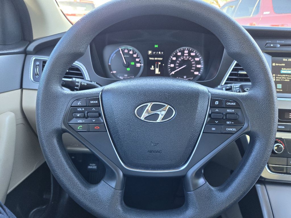 2017 Hyundai Sonata Image 17