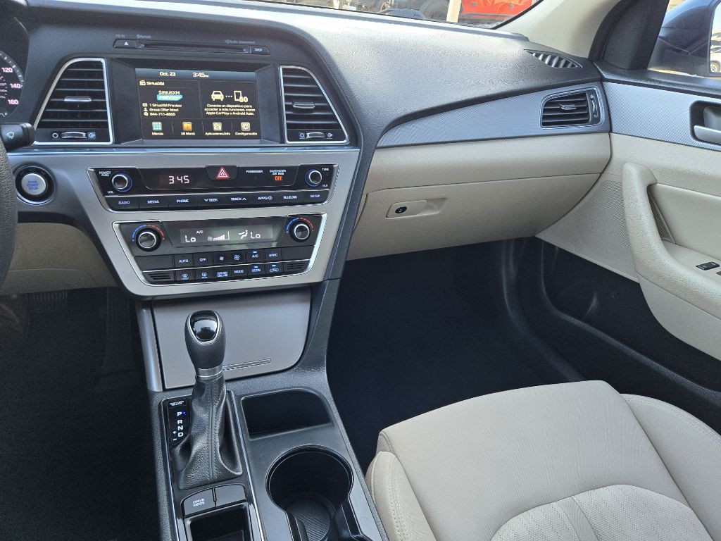 2017 Hyundai Sonata Image 18