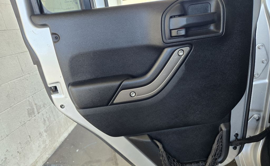 2011 Jeep Wrangler Unlimited Image 13