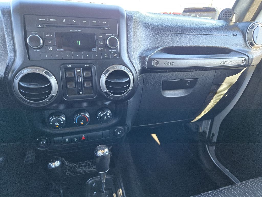 2011 Jeep Wrangler Unlimited Image 20