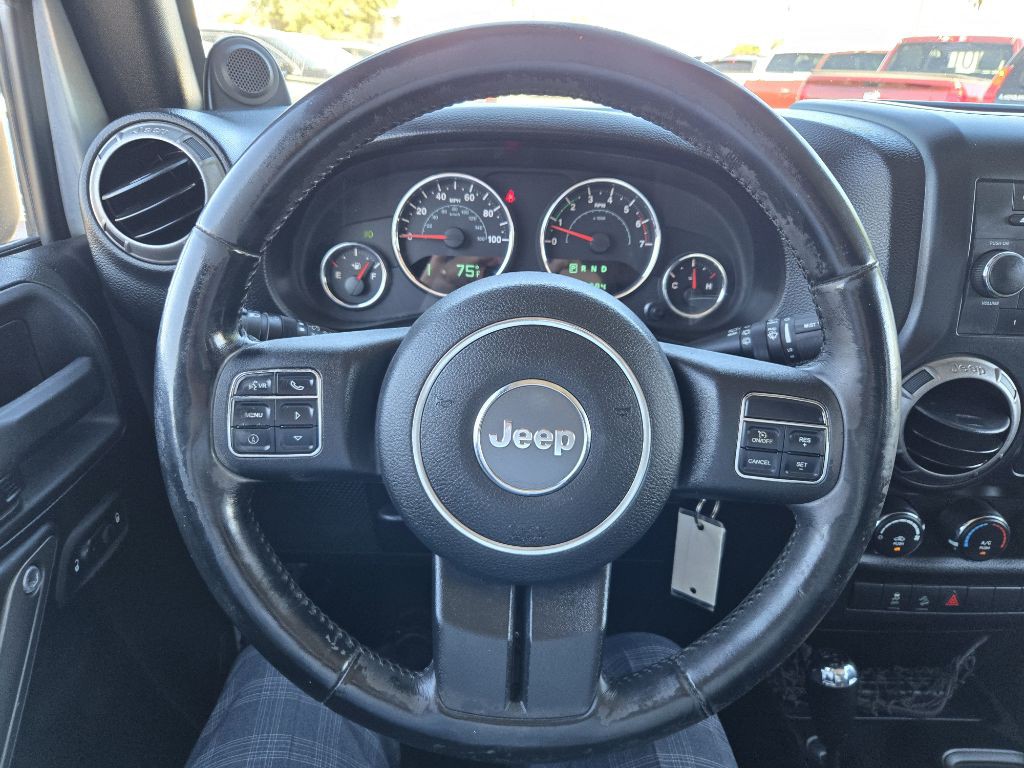 2011 Jeep Wrangler Unlimited Image 21