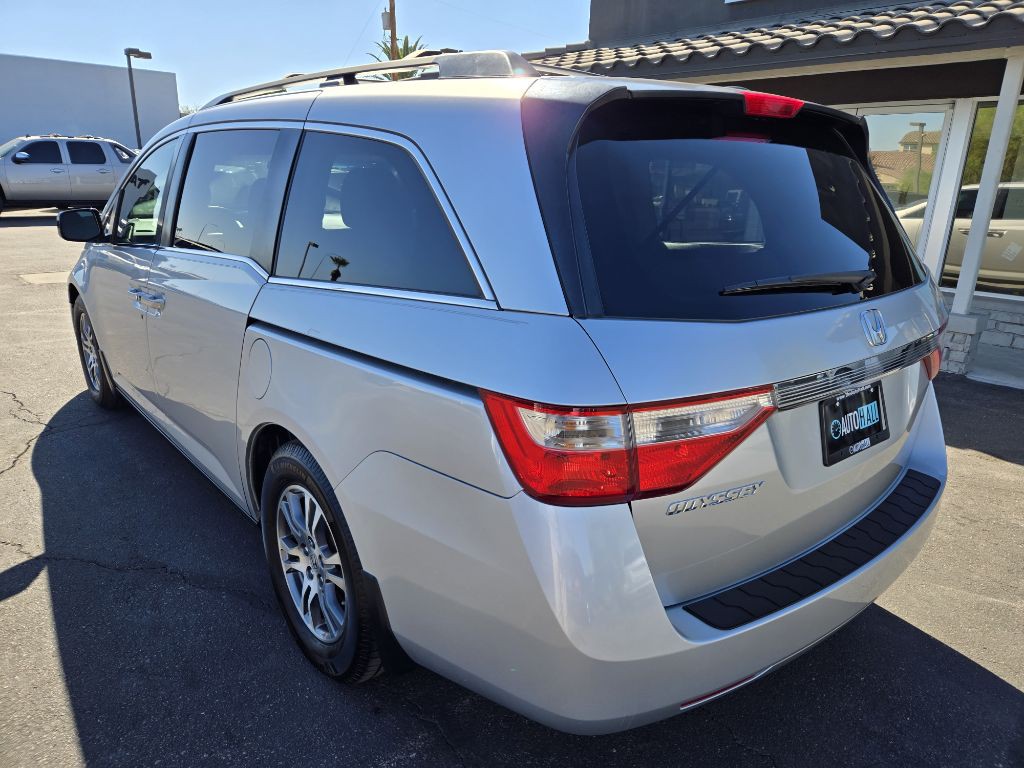 2011 Honda Odyssey Image 3