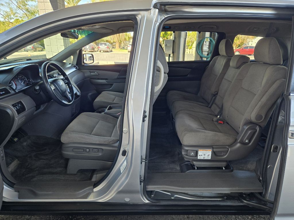 2011 Honda Odyssey Image 10