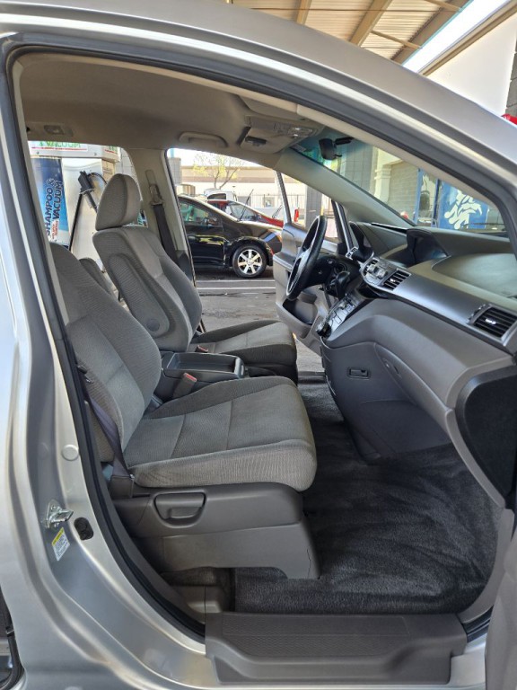 2011 Honda Odyssey Image 12