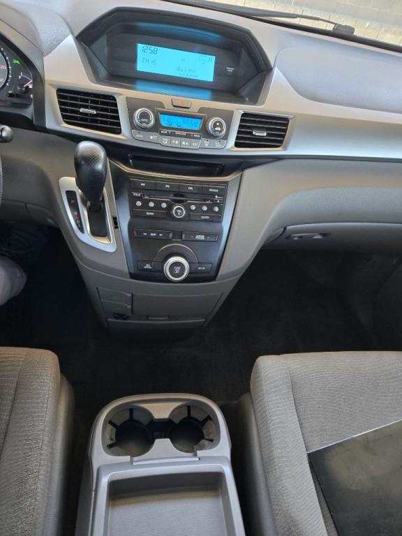 2011 Honda Odyssey Image 18