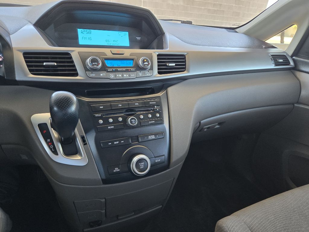 2011 Honda Odyssey Image 21