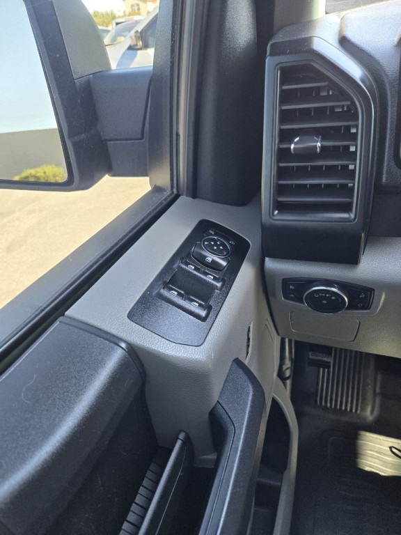 2016 Ford F-150 Image 23