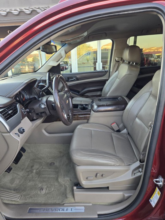 2016 Chevrolet Suburban Image 8