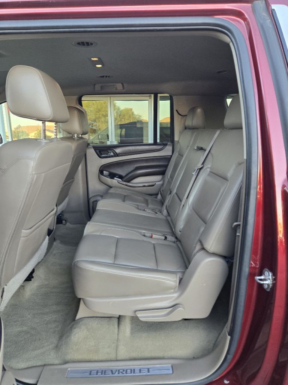 2016 Chevrolet Suburban Image 10
