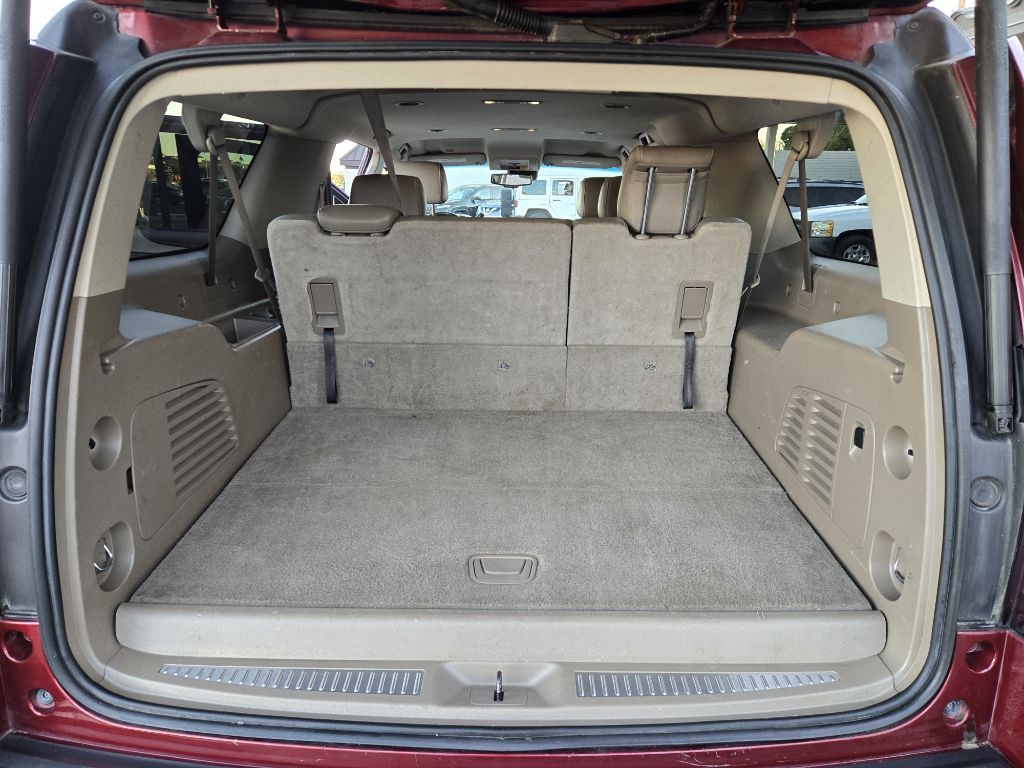 2016 Chevrolet Suburban Image 11