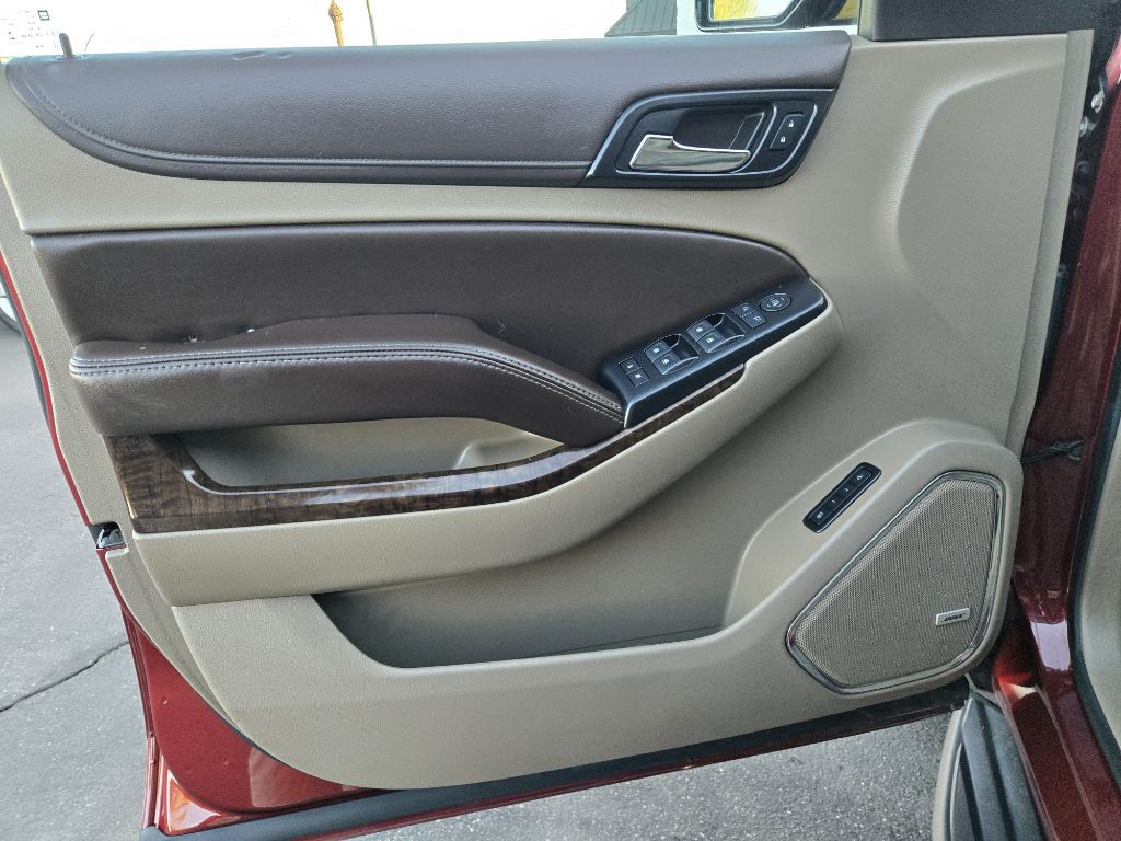 2016 Chevrolet Suburban Image 12