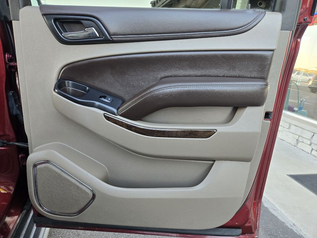 2016 Chevrolet Suburban Image 17
