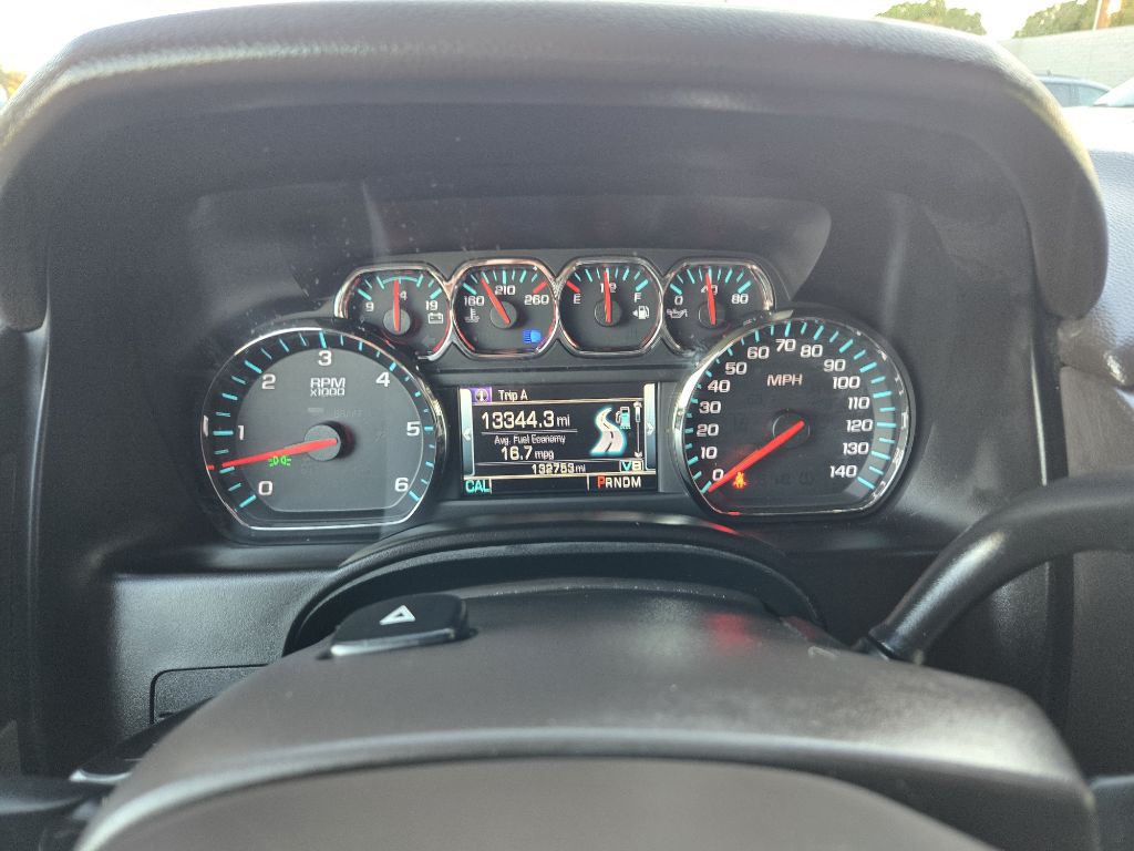 2016 Chevrolet Suburban Image 23