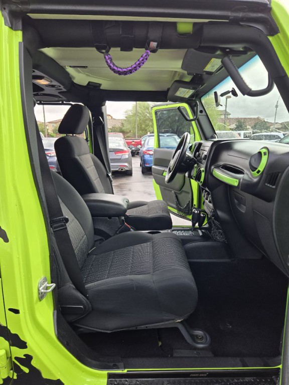 2012 Jeep Wrangler Unlimited Image 17