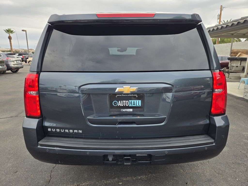 2019 Chevrolet Suburban Image 3